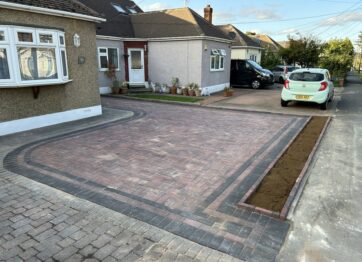 southend essex bungalow block paved driveway planting border 13