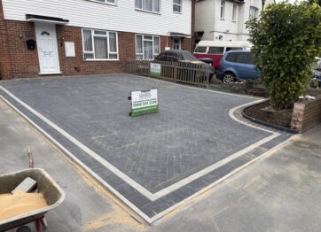 block paved driveway with white border detail rochford 05