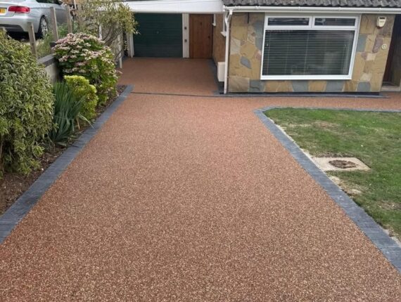 resin driveway with paved edging rayleigh 02
